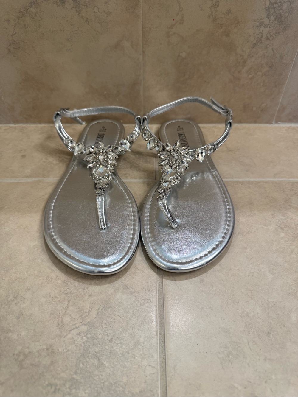 Dream Pairs Silver Rhinestone Jeweled Sandals Size 9 NWOT